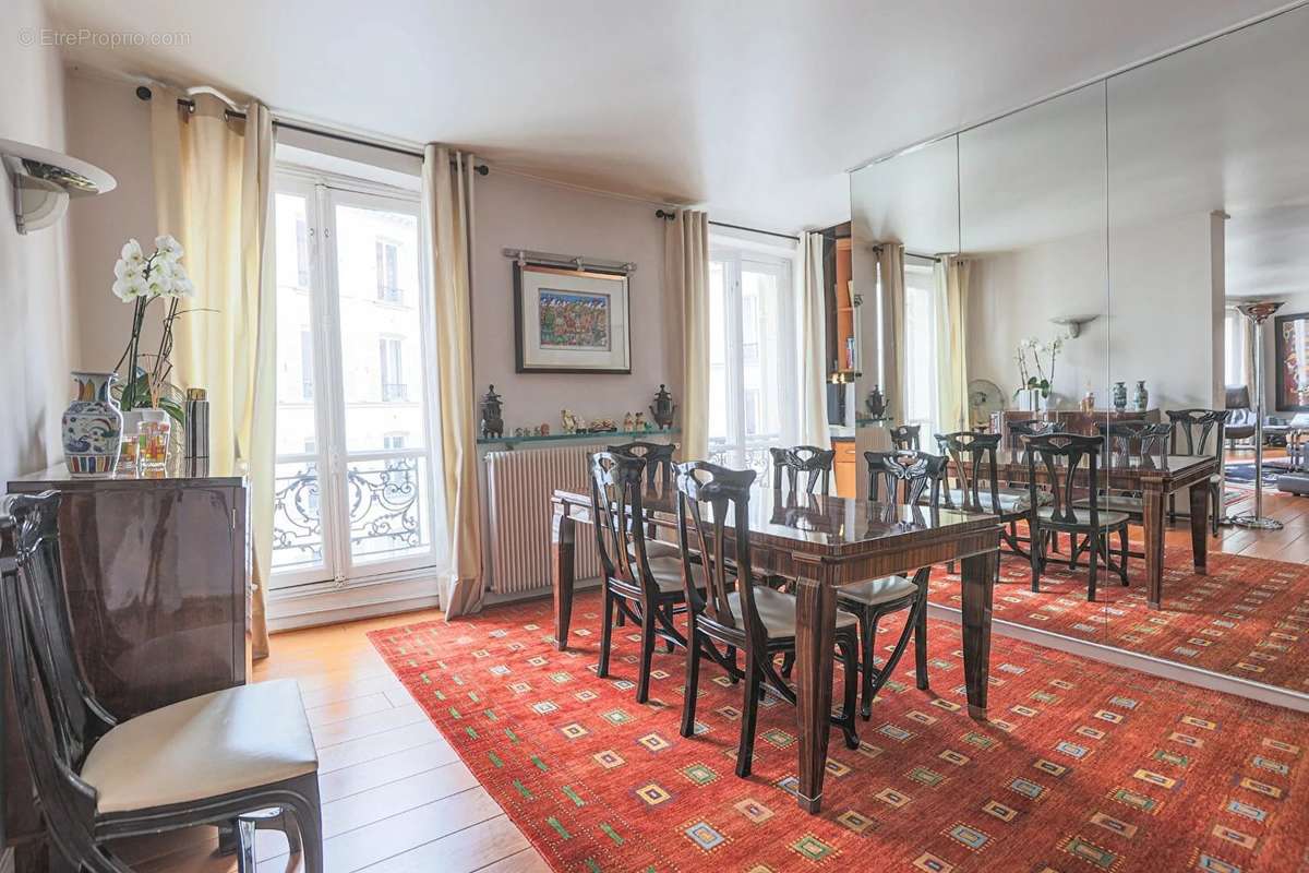 Appartement à PARIS-18E