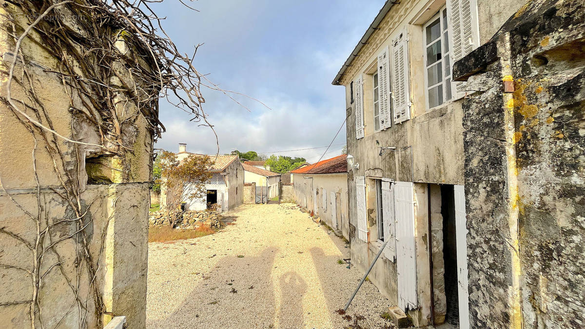 Maison à SAINT-ANDRE-DE-CUBZAC