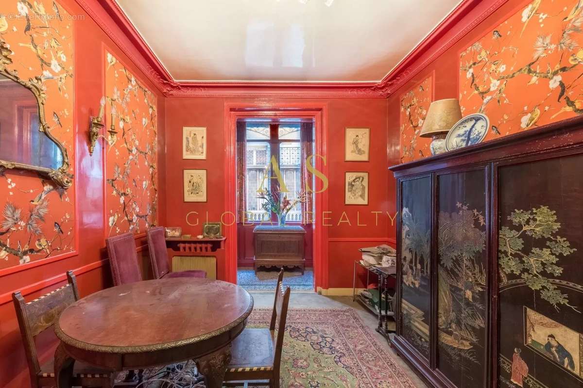 Appartement à PARIS-7E