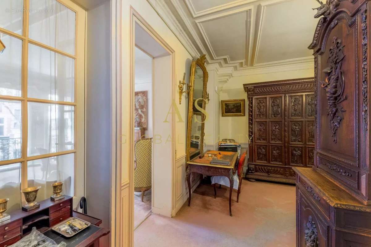 Appartement à PARIS-7E