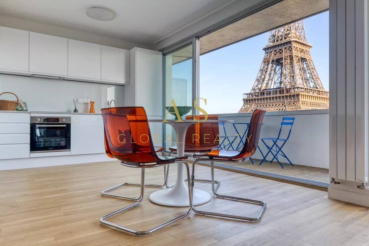 Appartement à PARIS-15E