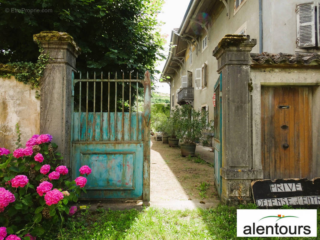 Entrée - Appartement à LE PERREON