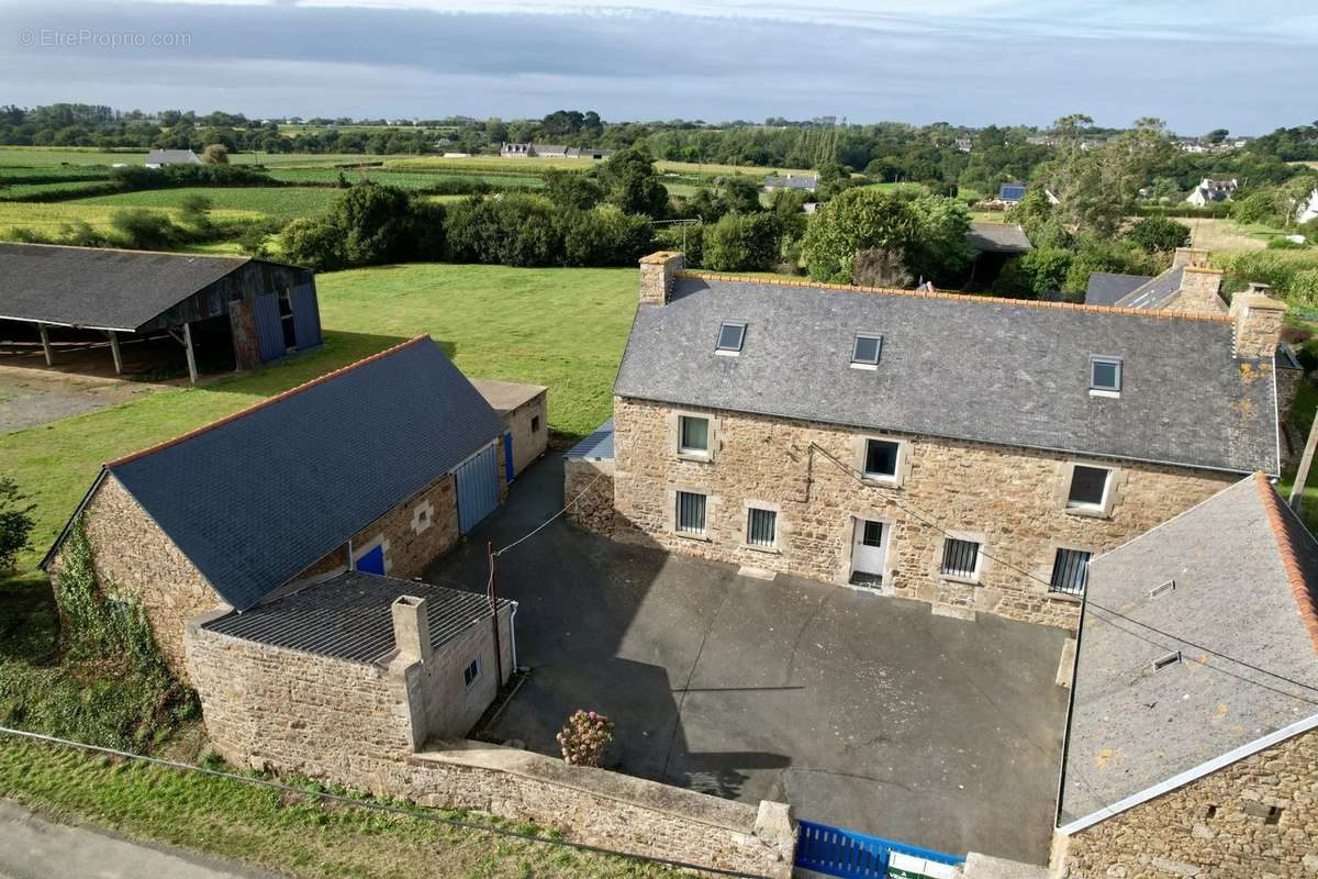 Maison à LEZARDRIEUX