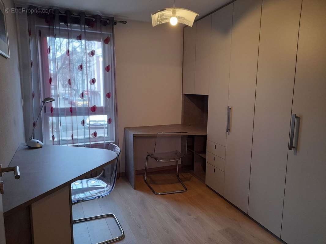 CHAMBRE 2 - Appartement à HAGUENAU