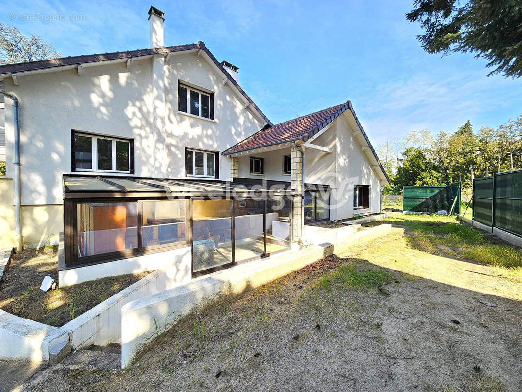 Maison à NEUVILLE-SUR-OISE