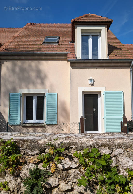 Appartement à LA QUEUE-LES-YVELINES