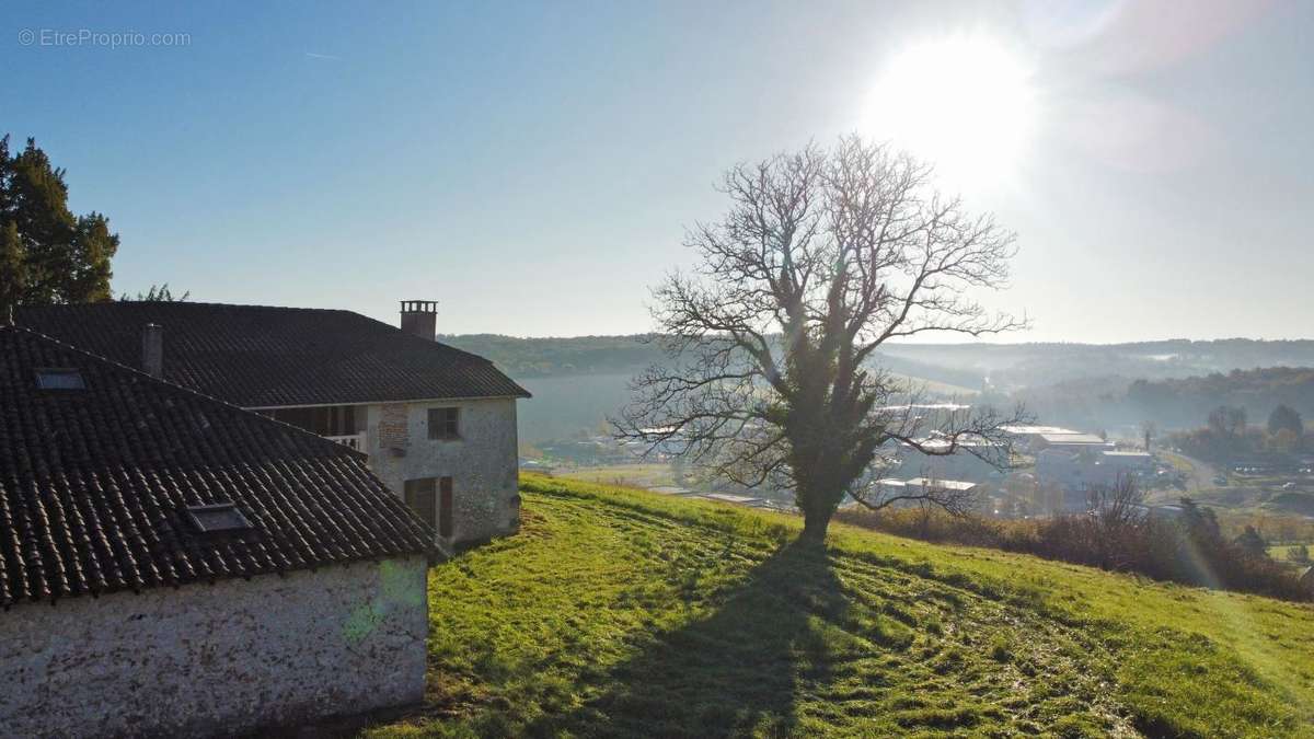 Maison à NOTRE-DAME-DE-SANILHAC