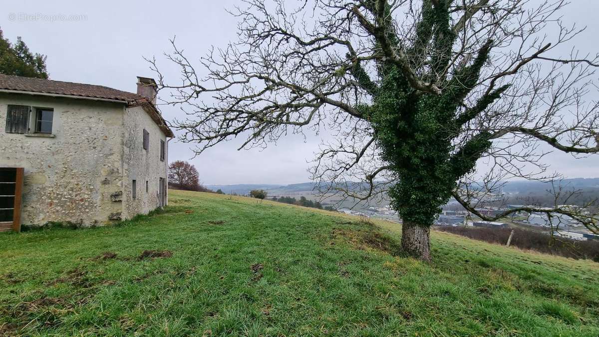 Maison à NOTRE-DAME-DE-SANILHAC