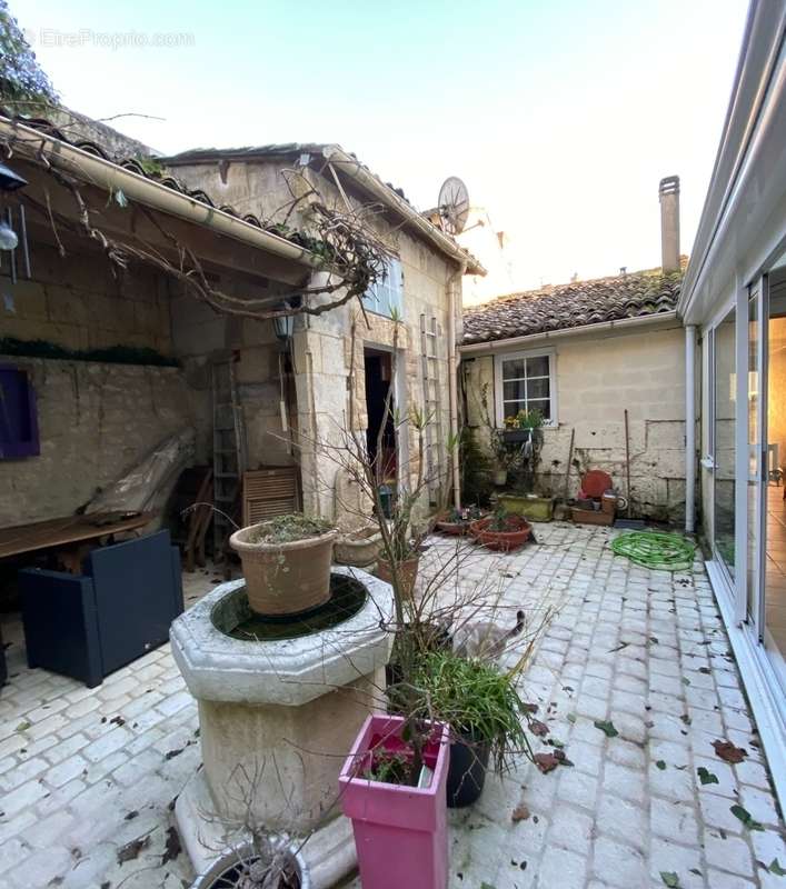 Maison à RUELLE-SUR-TOUVRE