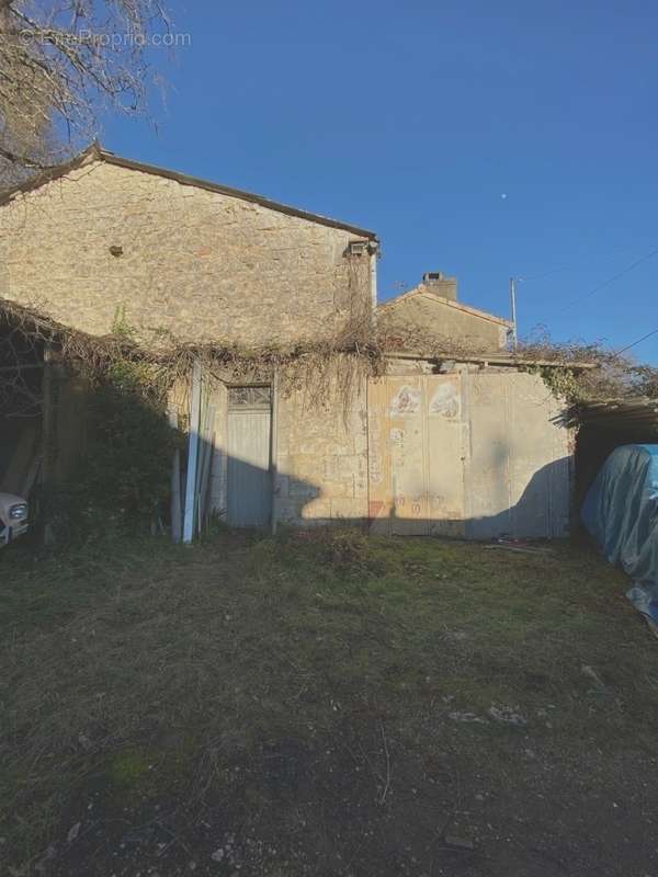 Maison à RUELLE-SUR-TOUVRE