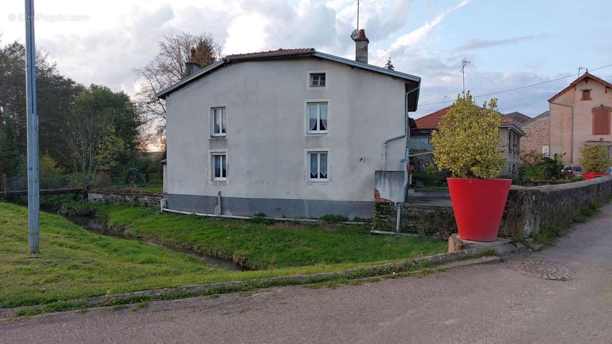 Maison à PASSAVANT-LA-ROCHERE