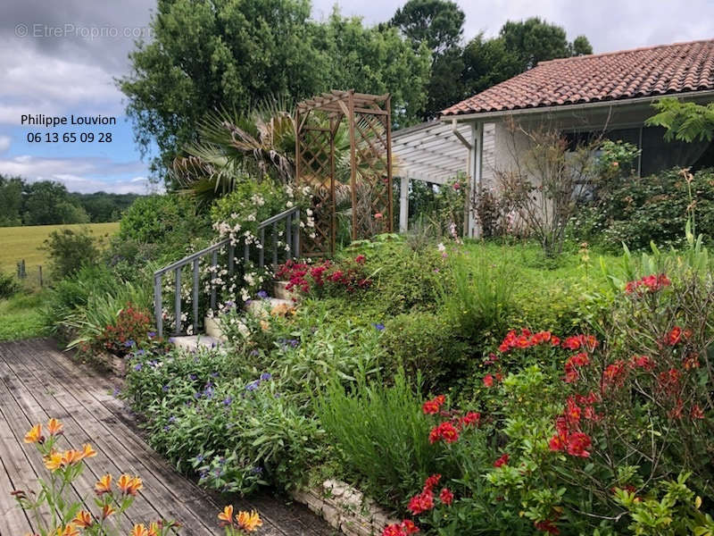 Maison à SEYCHES