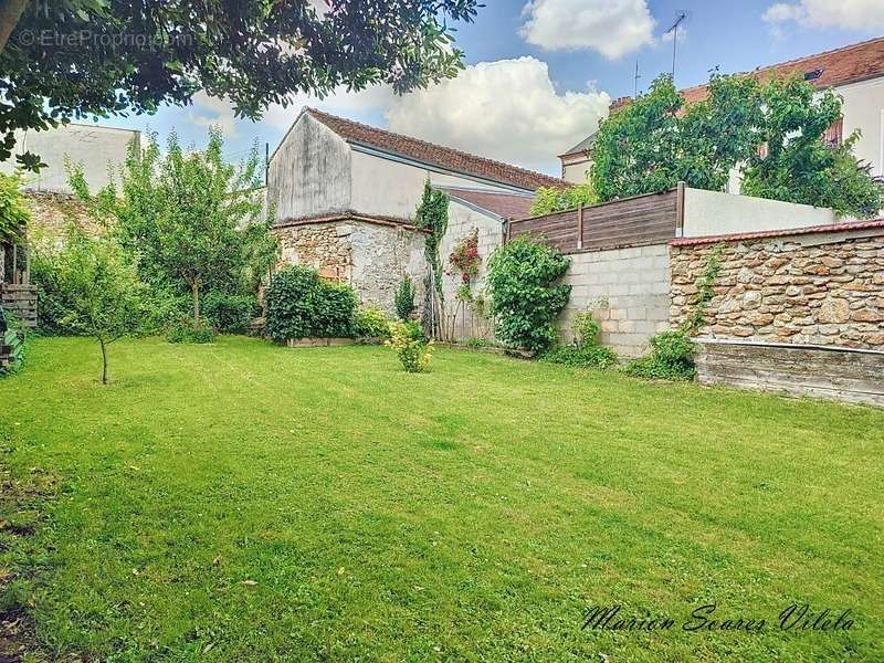 Maison à CHAUMES-EN-BRIE