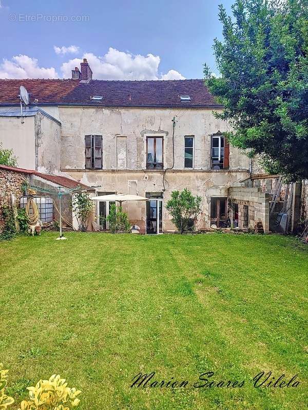 Maison à CHAUMES-EN-BRIE