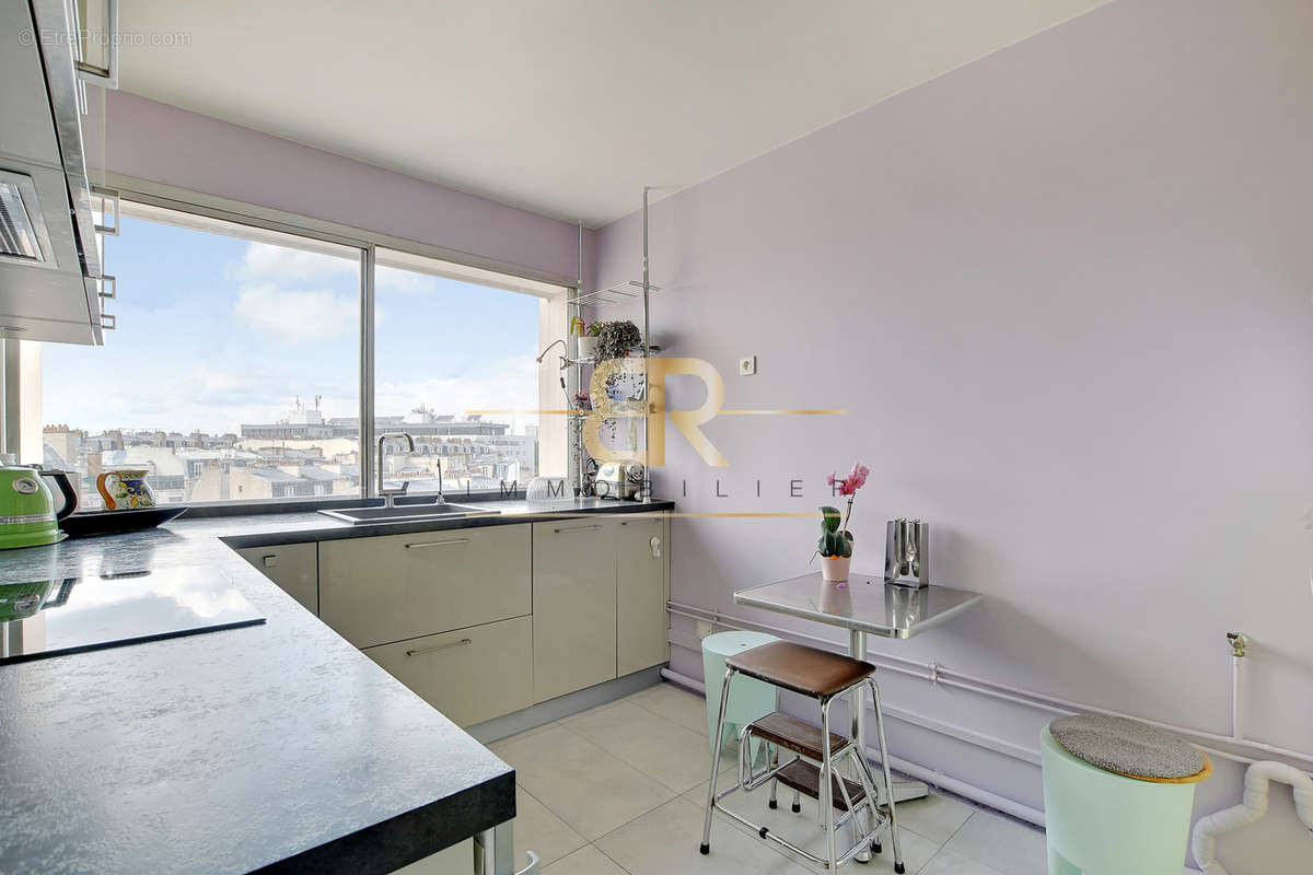 Appartement à PARIS-10E