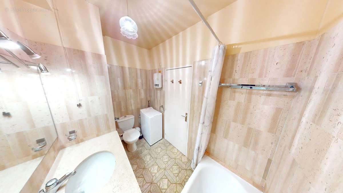 Appartement à VILLENEUVE-LOUBET