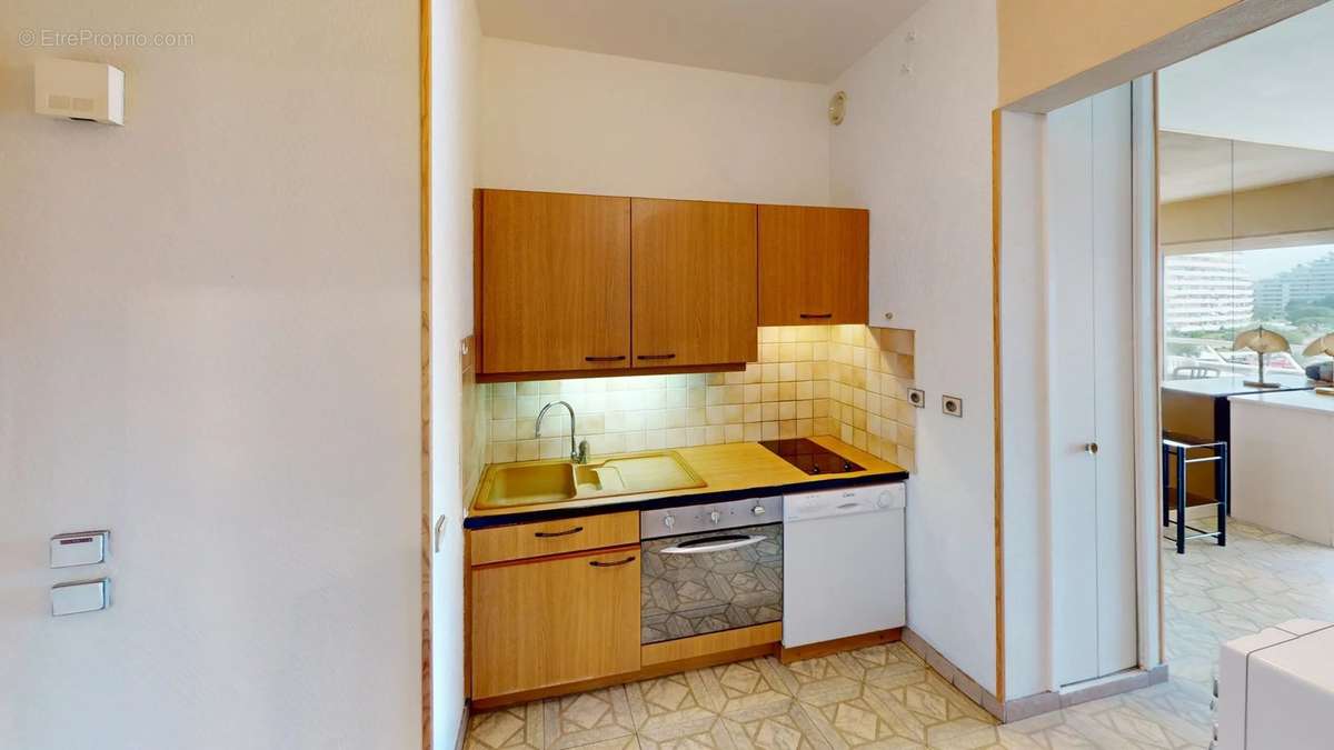 Appartement à VILLENEUVE-LOUBET