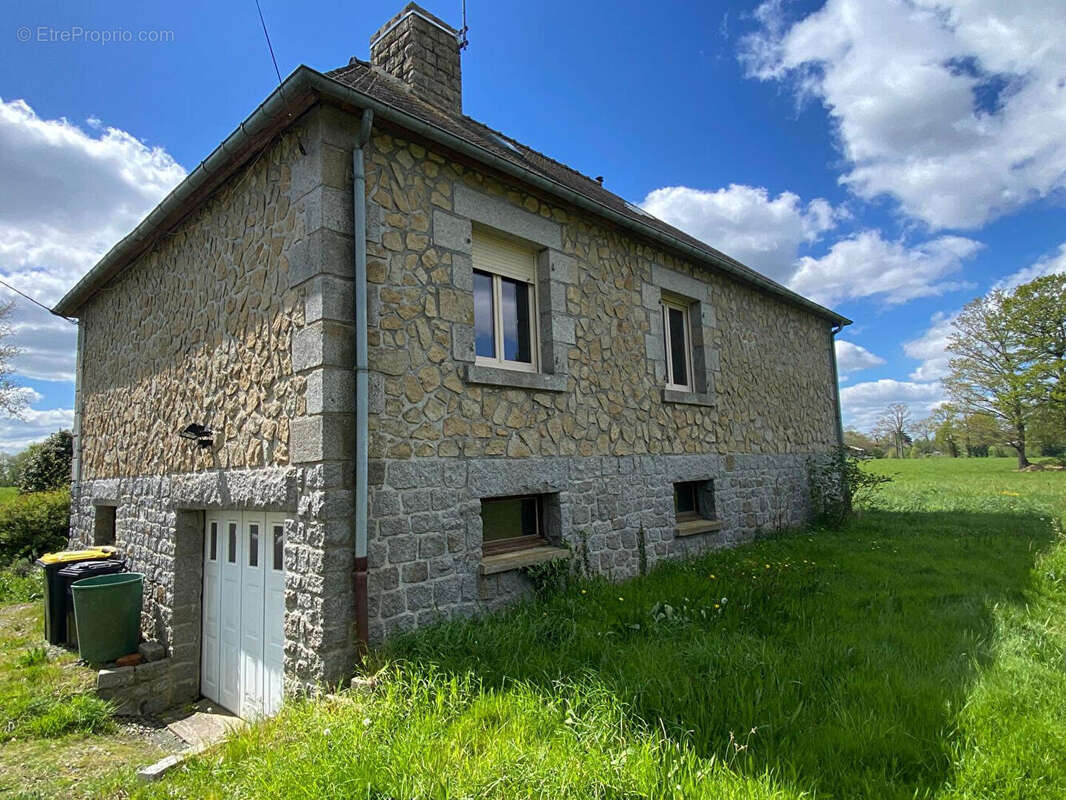 Maison à MEZIERES-SUR-COUESNON