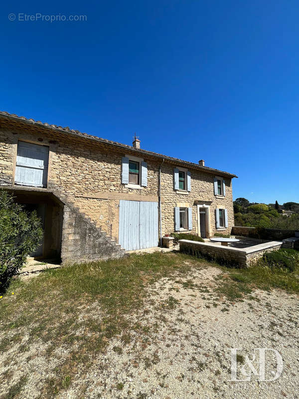 Maison à GORDES