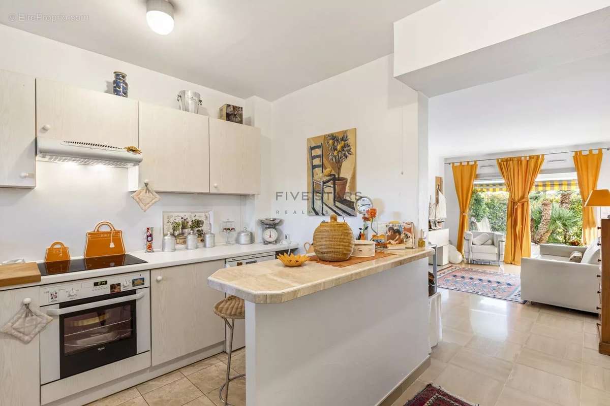 Appartement à VILLENEUVE-LOUBET