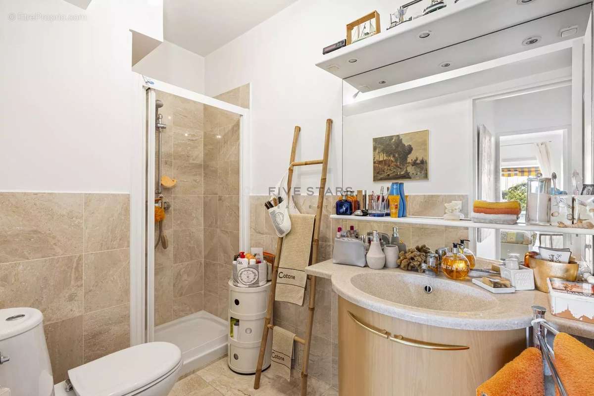 Appartement à VILLENEUVE-LOUBET