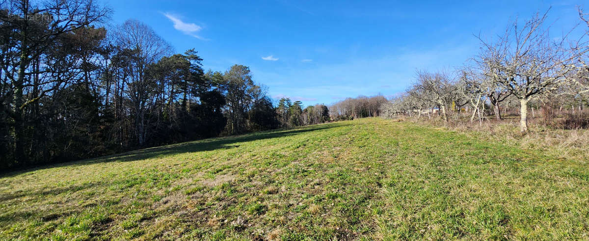 Terrain à SARLAT-LA-CANEDA