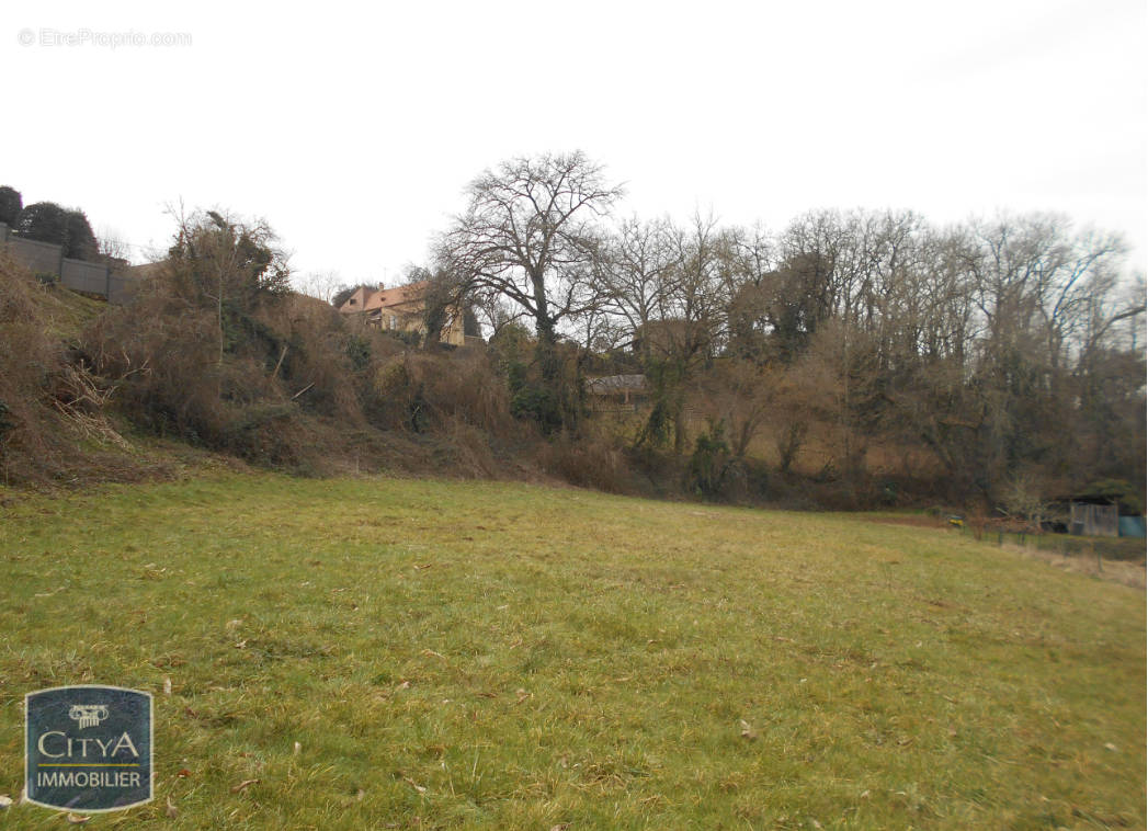 Terrain à CARSAC-AILLAC