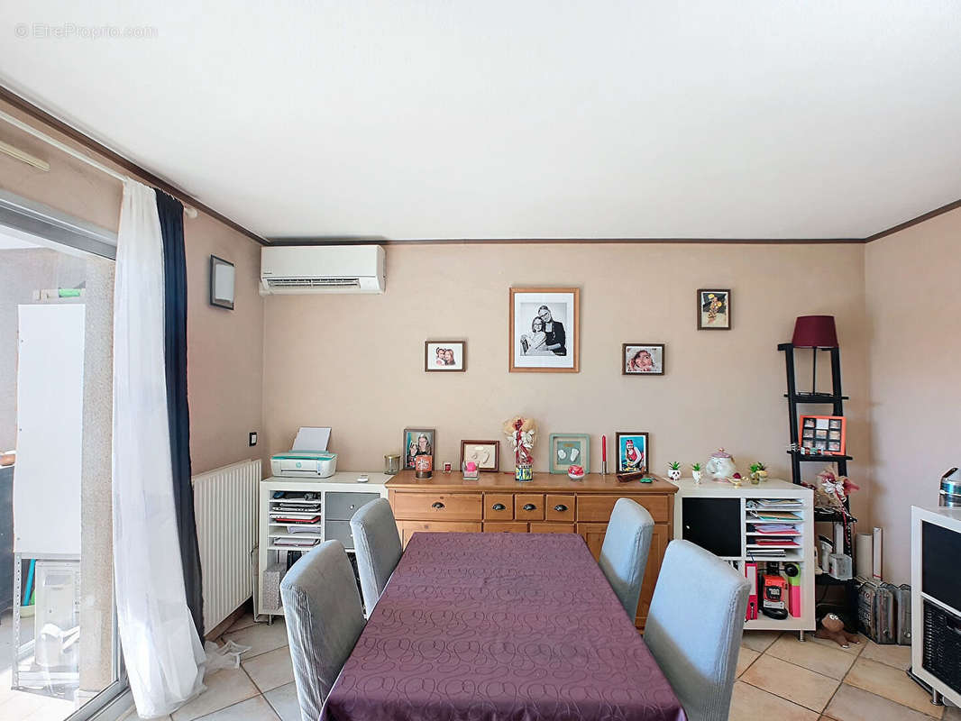 Appartement à SAINT-LAURENT-DU-VAR