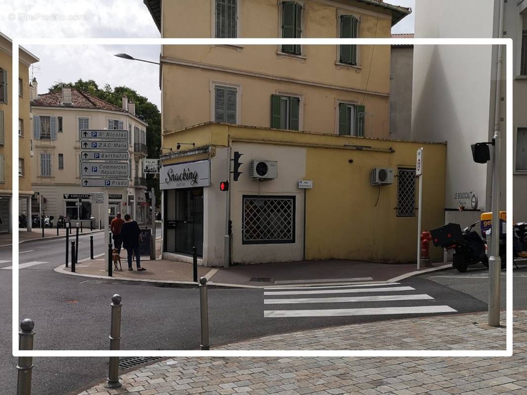 Parking à CANNES