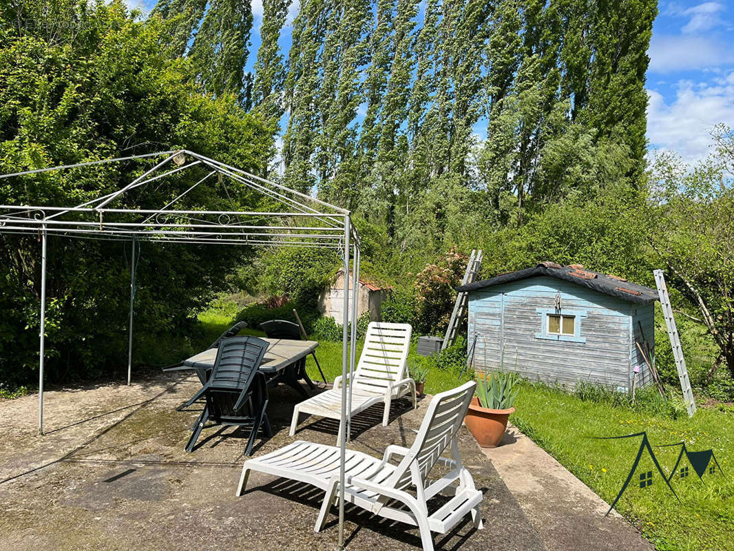 Maison à SAINT-PIERRE-LES-ETIEUX