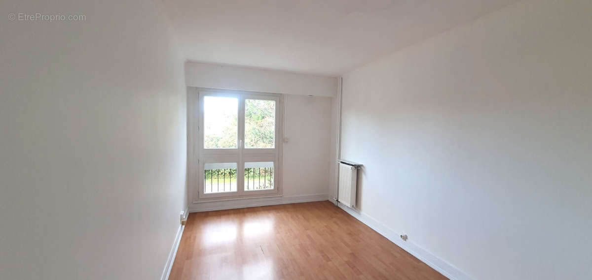 Appartement à BOURG-LA-REINE