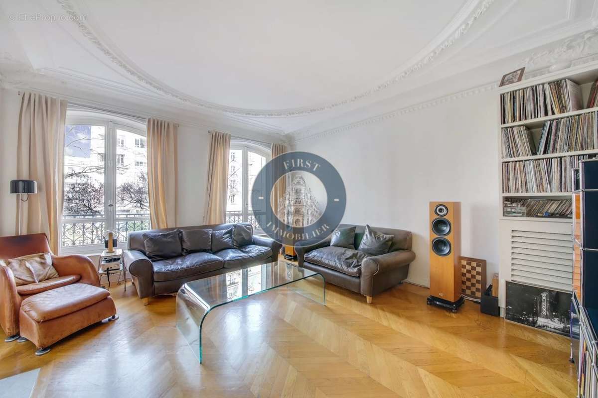 Appartement à PARIS-17E