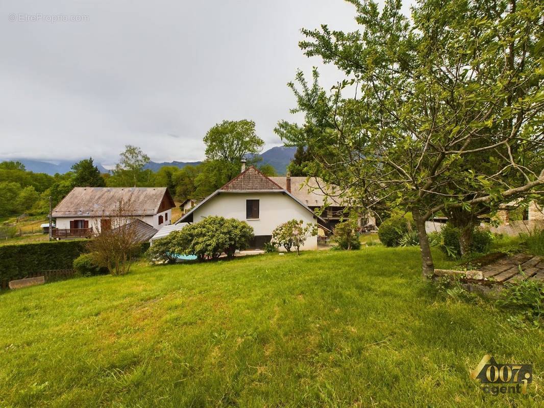 Maison à CHATEAUNEUF