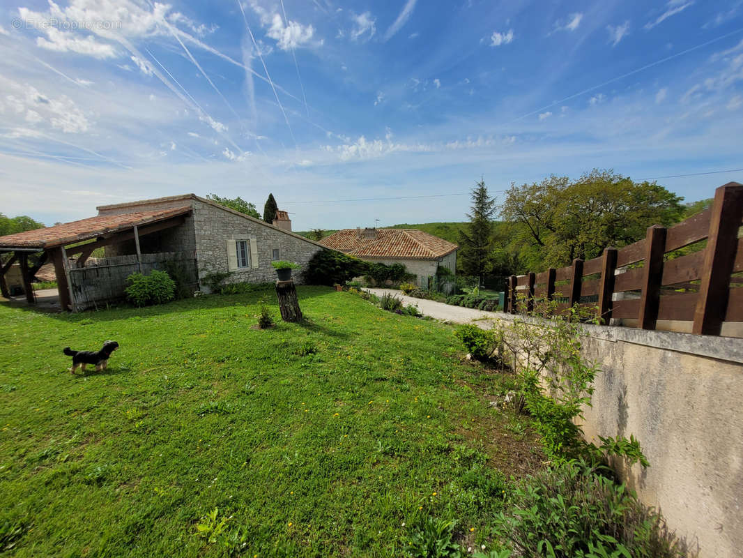 Maison à BELVEZE