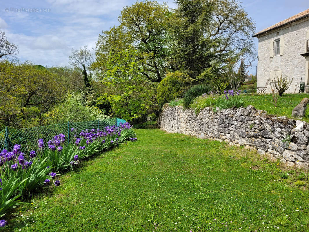 Maison à BELVEZE