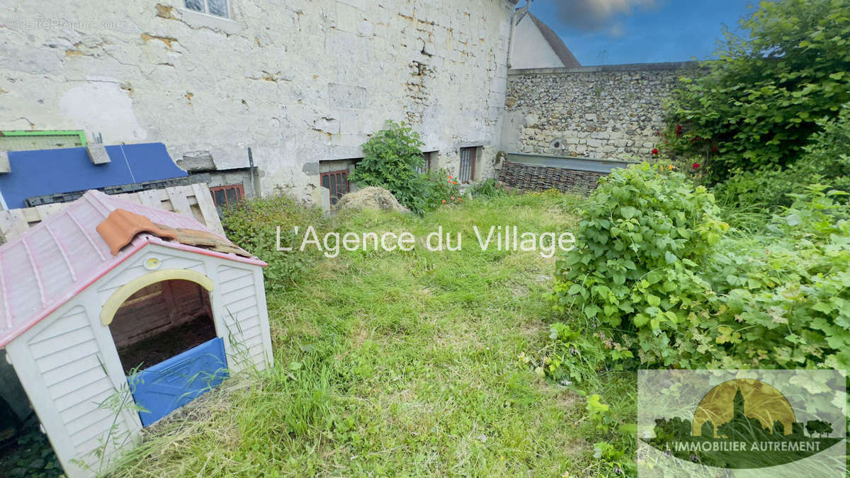 Maison à VILLENEUVE-LES-SABLONS