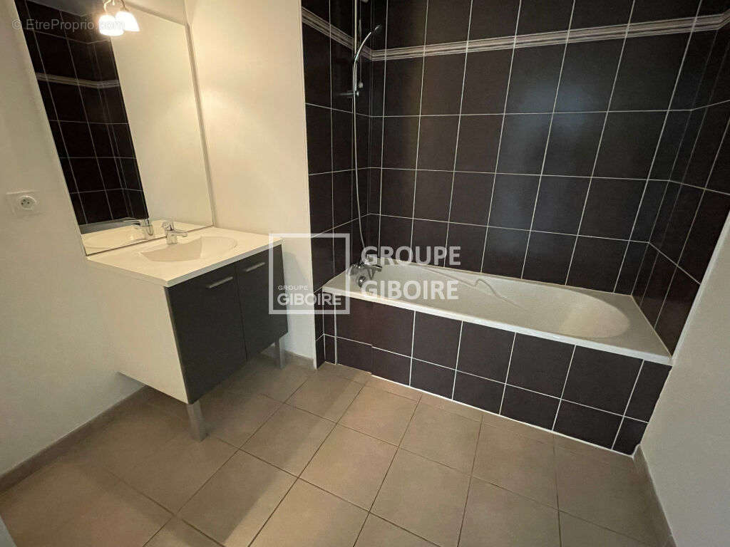 Appartement à VEZIN-LE-COQUET