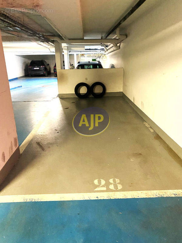 Parking à PARIS-15E