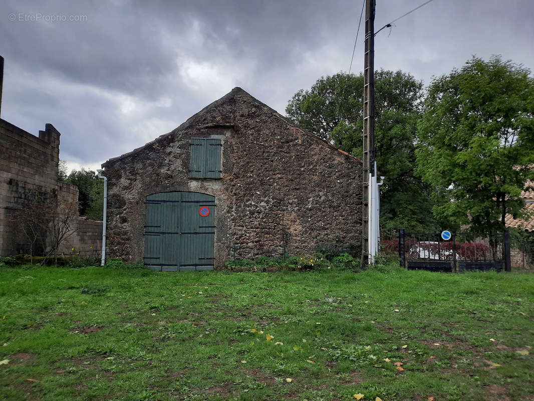 Maison à CORNUS