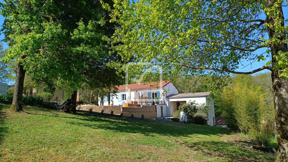 Maison à SARLIAC-SUR-L&#039;ISLE