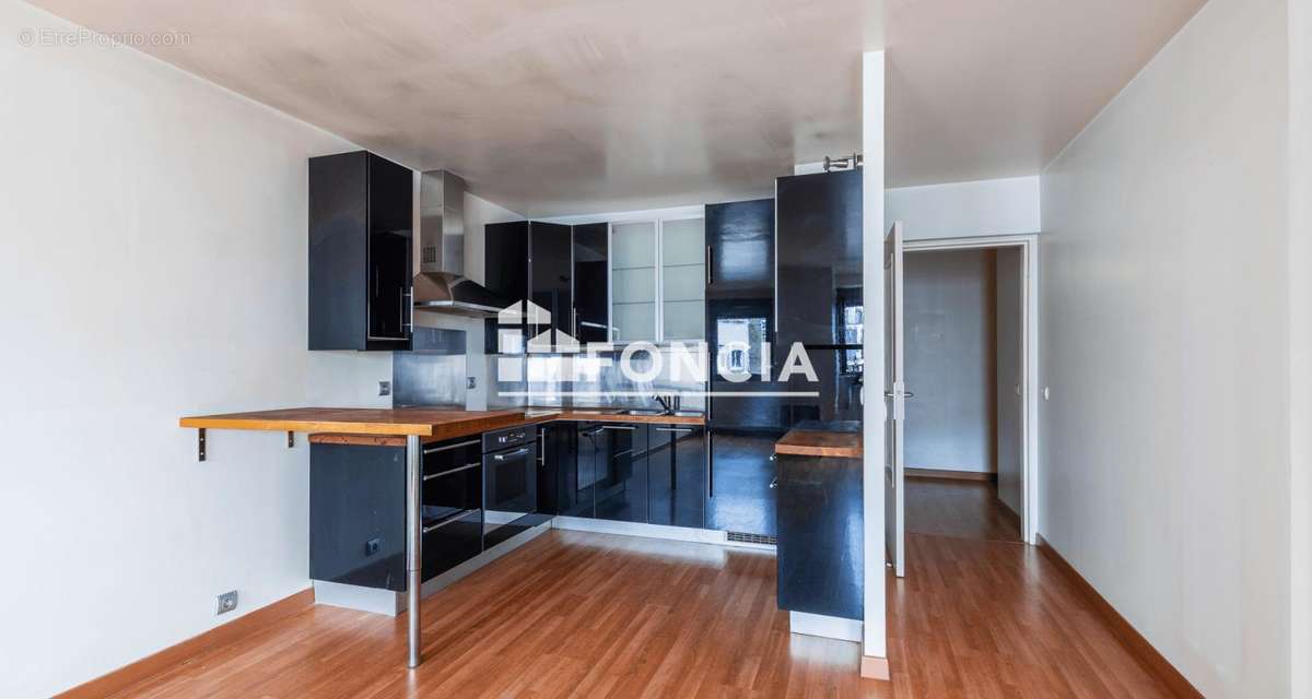 Appartement à PARIS-14E