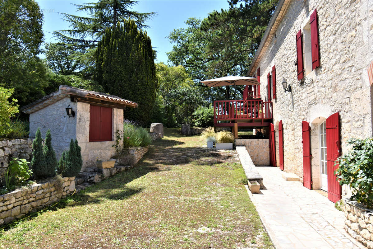 Maison à MONTAIGU-DE-QUERCY