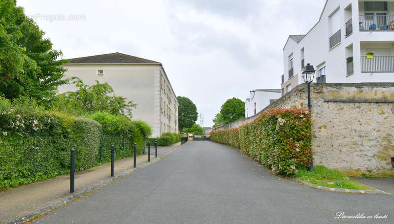 Parking à SAINT-MICHEL-SUR-ORGE