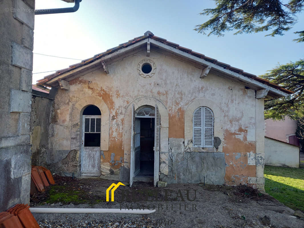 Maison à SAINT-SEURIN-DE-CURSAC