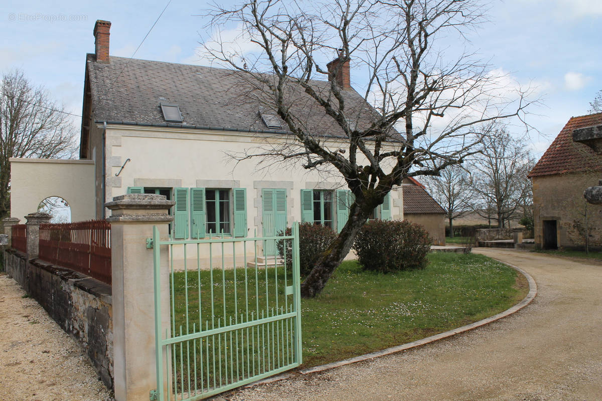 Maison à SAINT-JEANVRIN