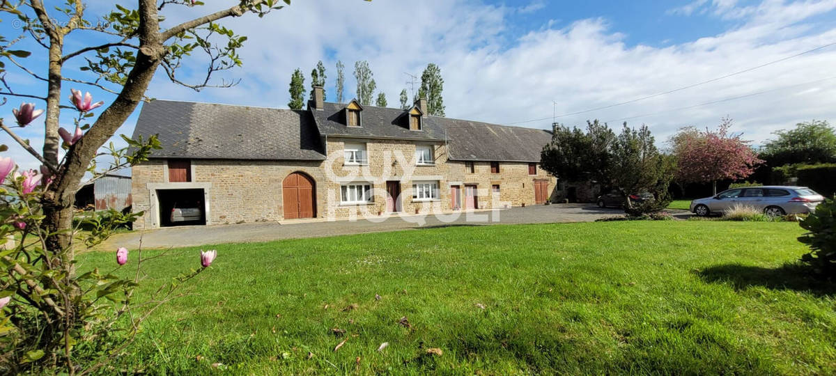 Maison à LE VAL-SAINT-PERE