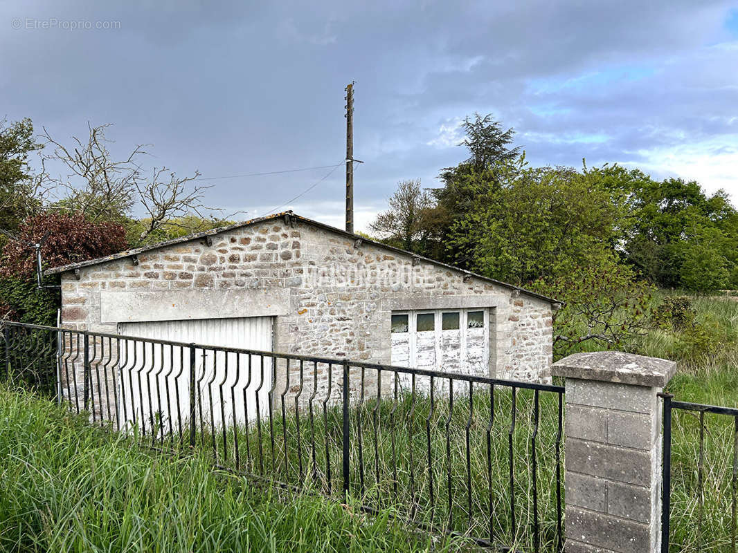 Maison à PLOUASNE