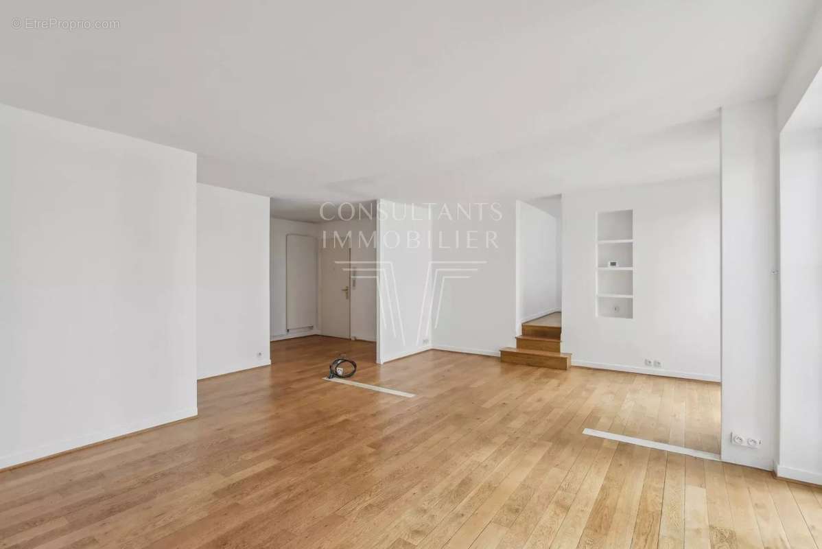 Appartement à PARIS-7E