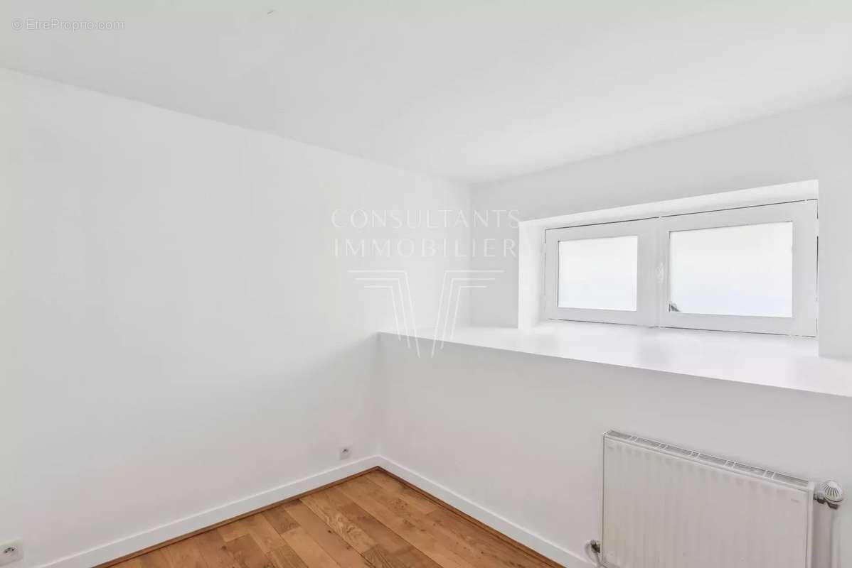 Appartement à PARIS-7E