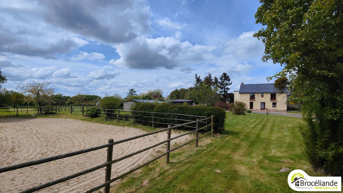 Maison à PLEUMELEUC